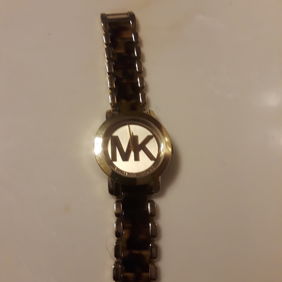 Watch - Picture 4 of 5